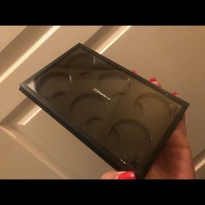 6 slot blush magnetic palette from MAC